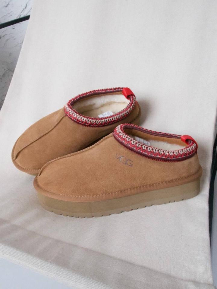 UGG