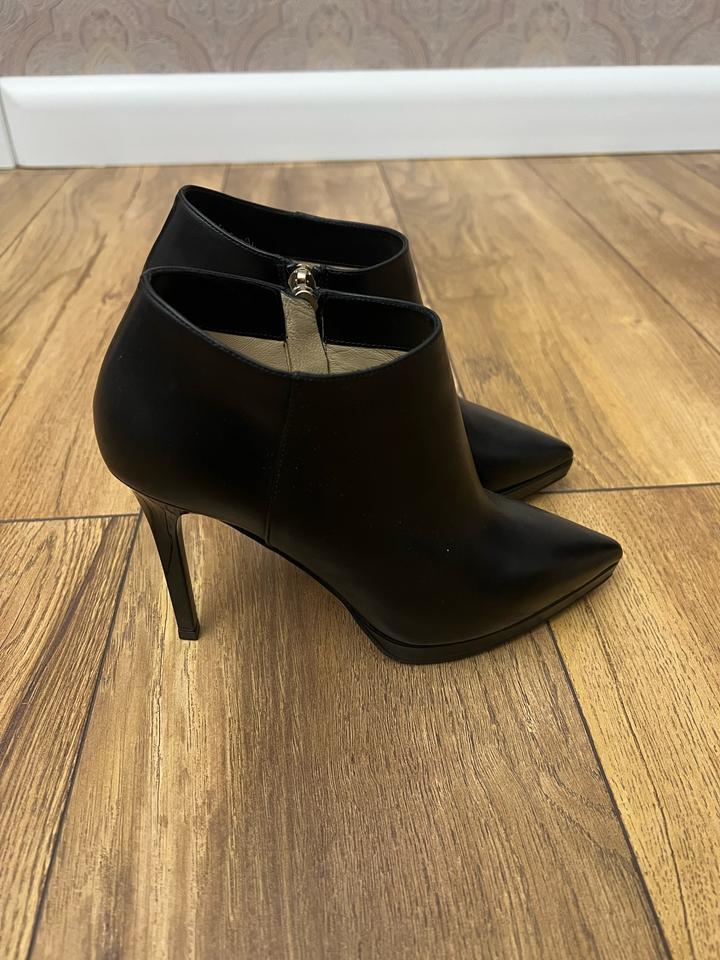 Jimmy Choo Женские кожаные ботильоны
