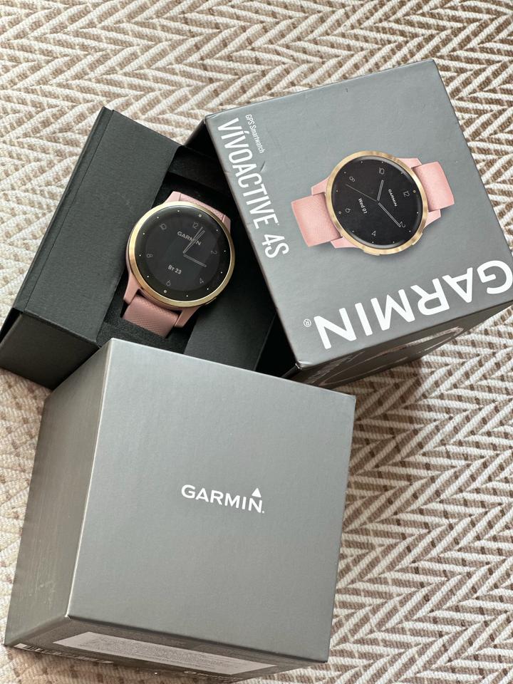 Смарт-часы Garmin vívoactive 4s