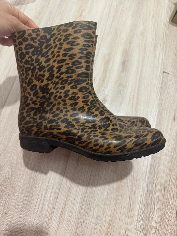 Нет бренда