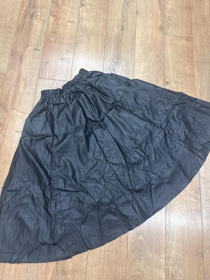 Юбка из экокожи