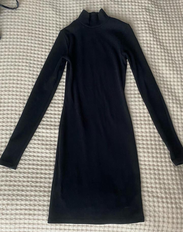 Платье с горлом Bershka
