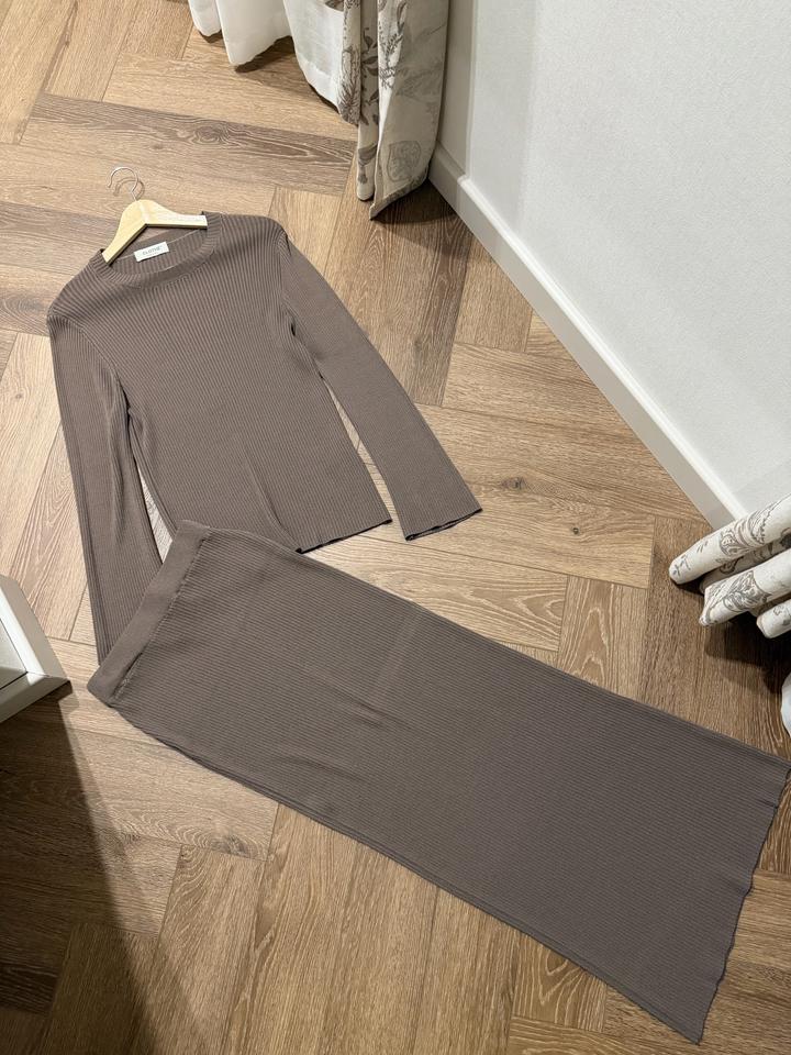 clothe