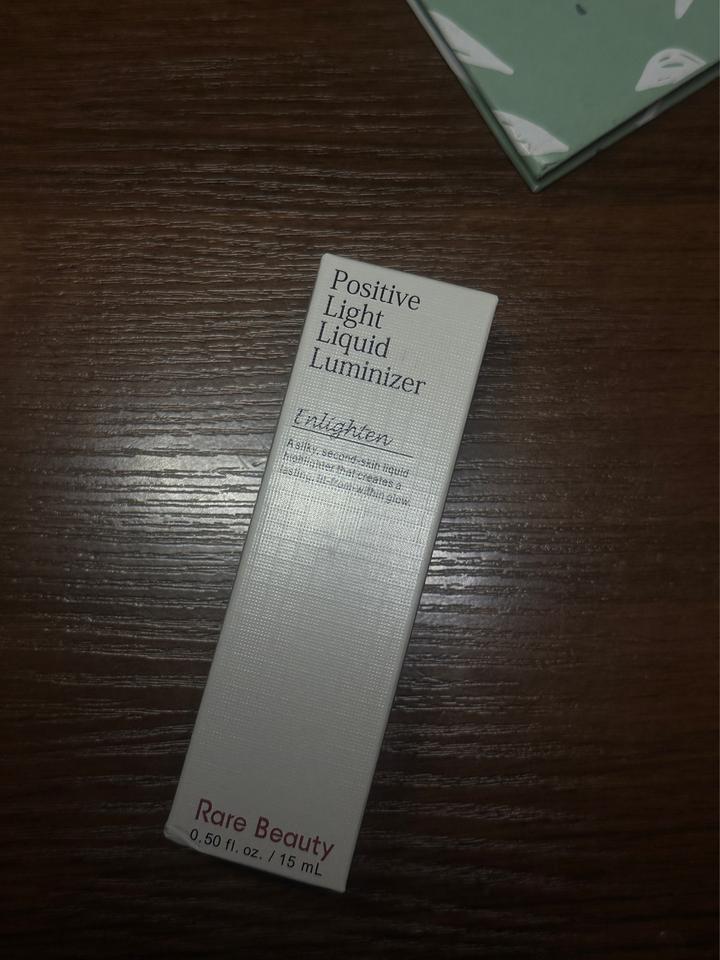 Хайлайтер Rare Beauty Positive Light Liquid Luminizer