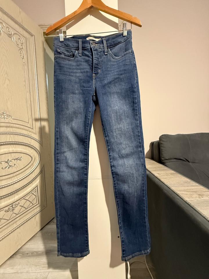 Levi's