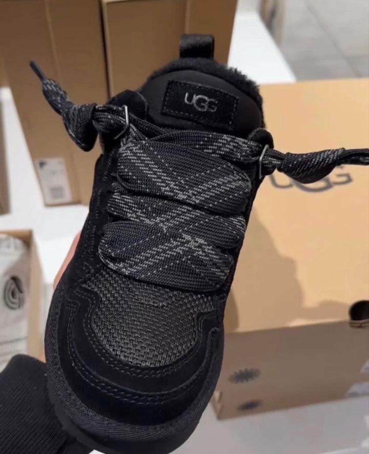 UGG