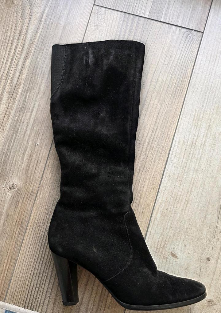 Продам зимние сапоги