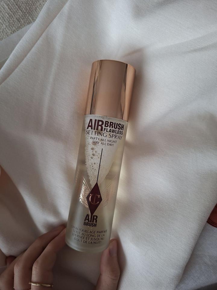 Спрей-фиксатор макияжа Charlotte Tilbury Airbrush Flawless Setting Spray