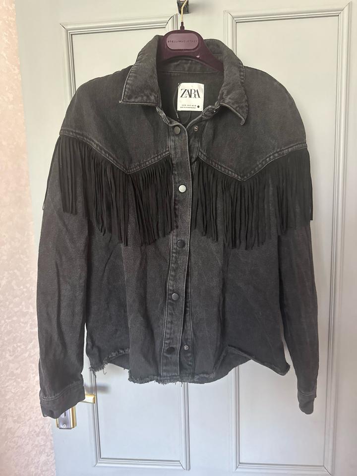 Джинсовая рубашка Zara с бахромой
