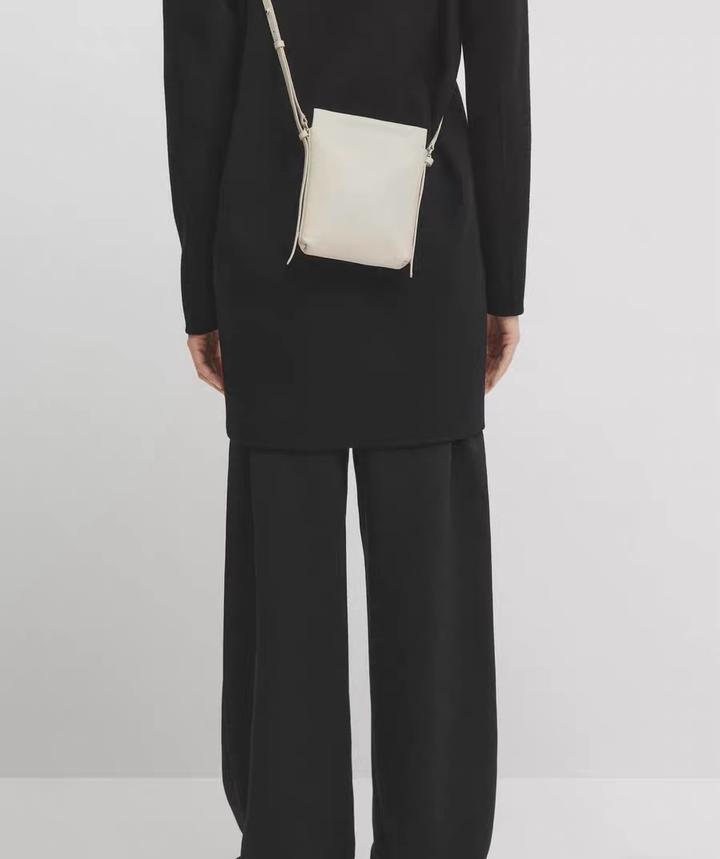 Кожаная мини-сумка Massimo Dutti (Натуральная кожа 100%)