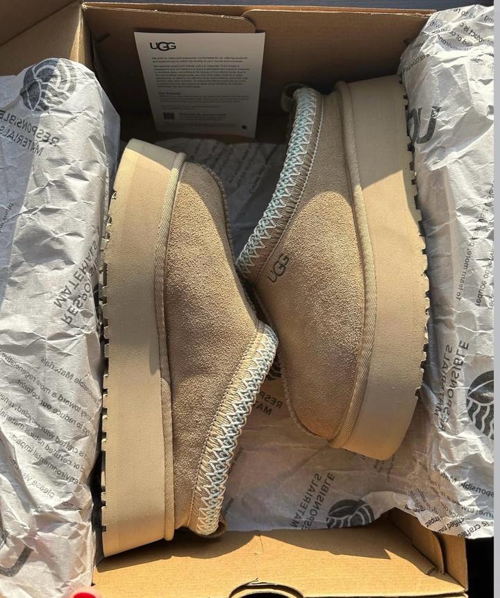 UGG
