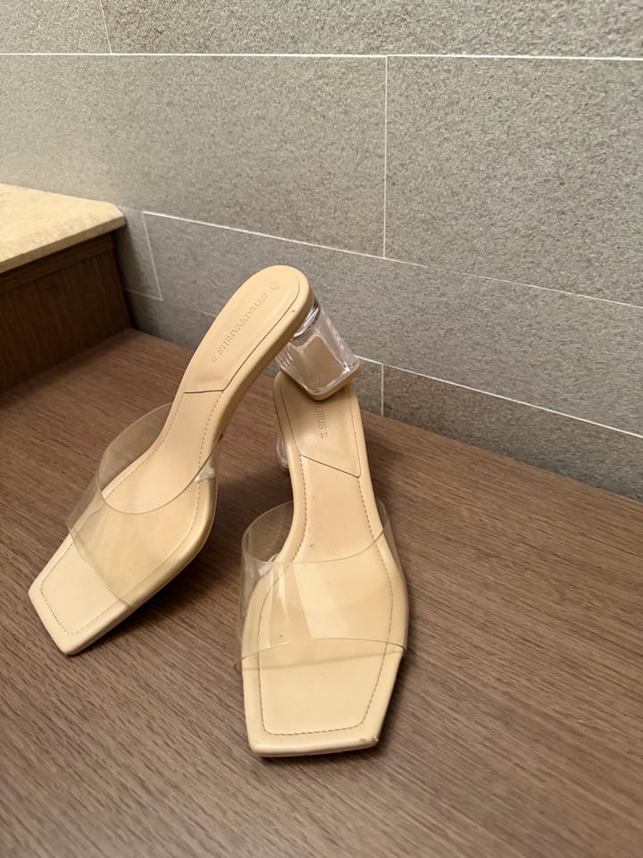Босоножки Stradivarius