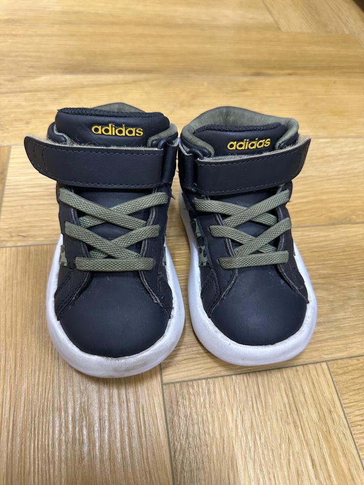 Ботинки adidas x Disney