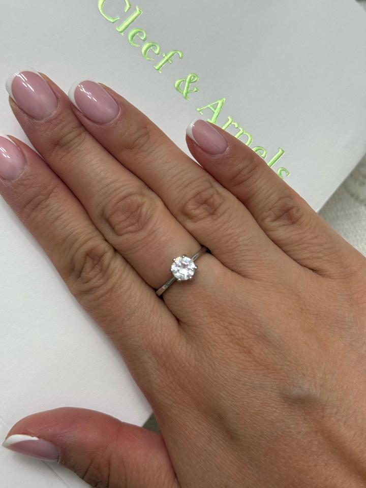 Van Cleef & Arpels Кольцо с камнем