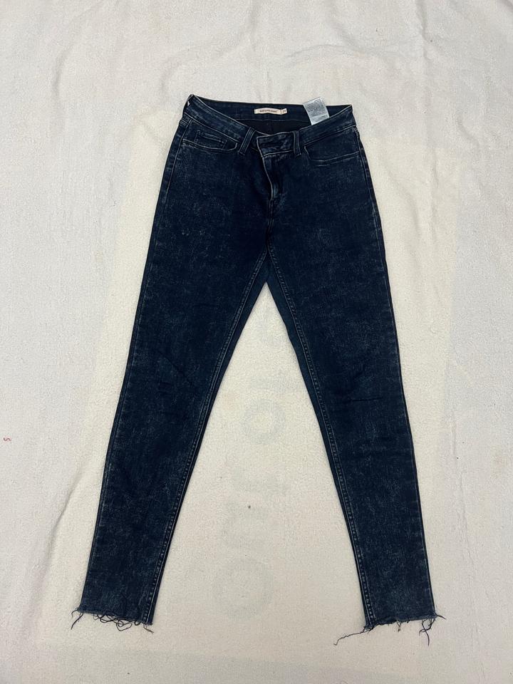 Джинсы Levi's