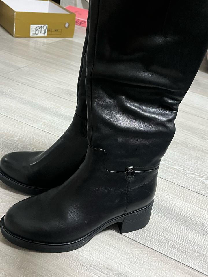 Женские кожаные сапоги