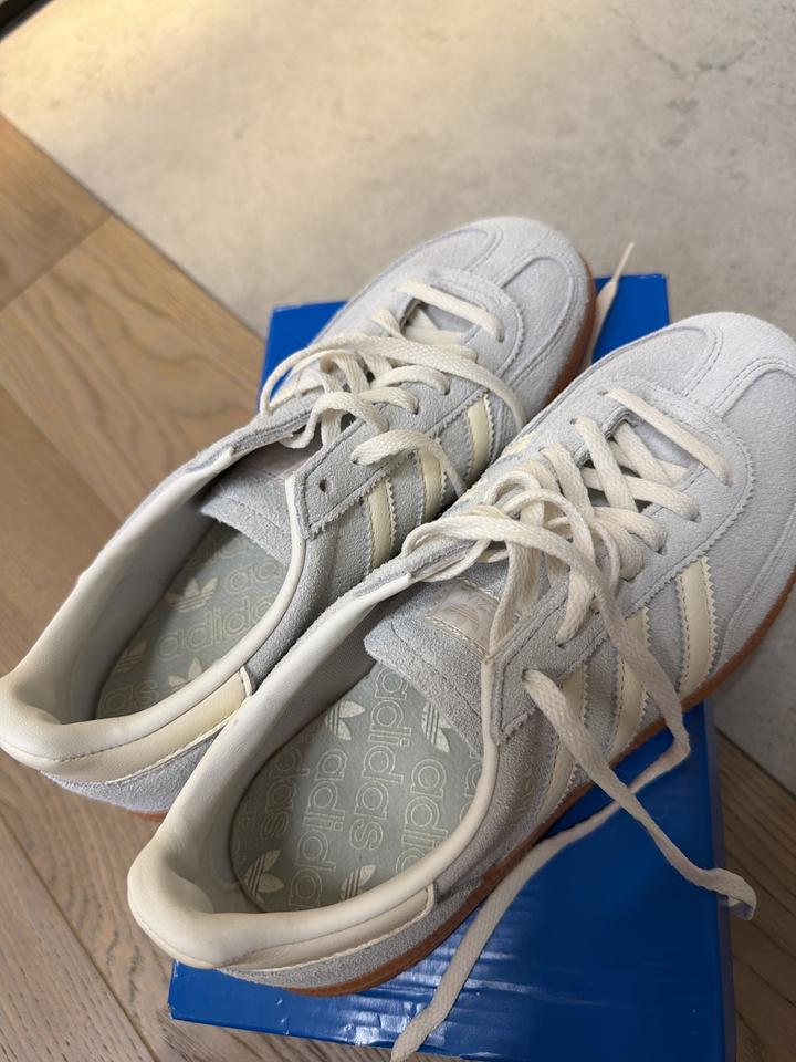 Кроссовки adidas