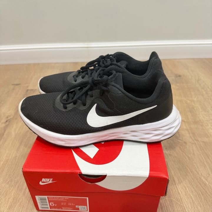 Кроссовки Nike
