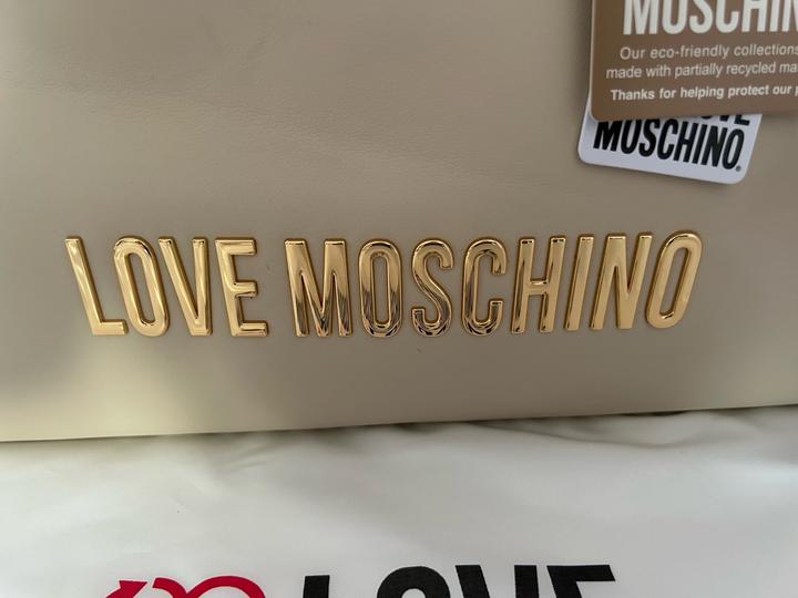Love Moschino