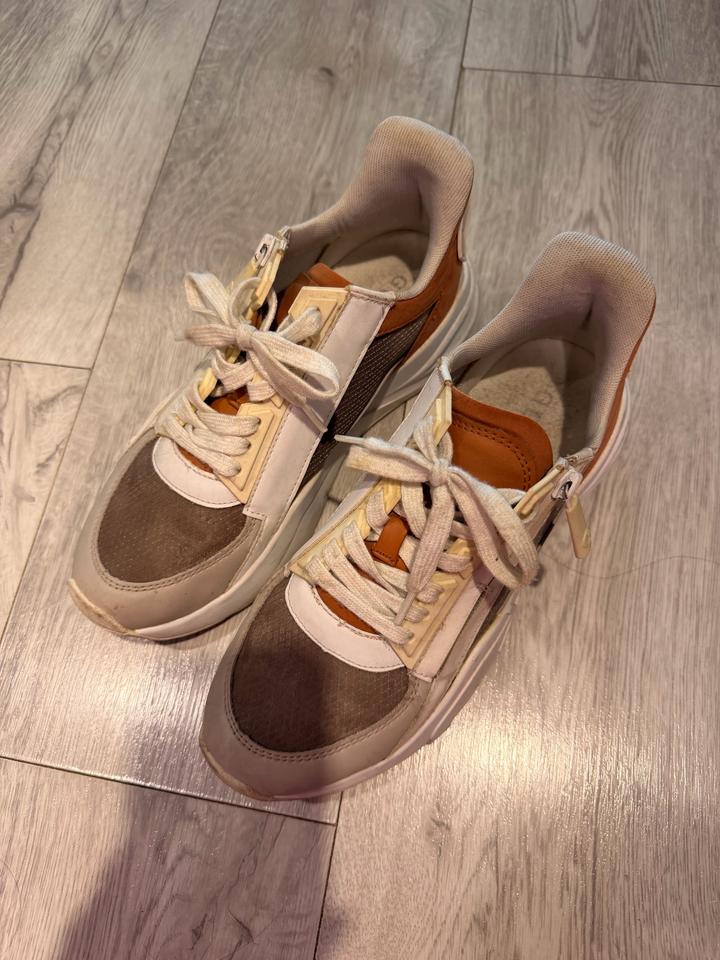 GUESS