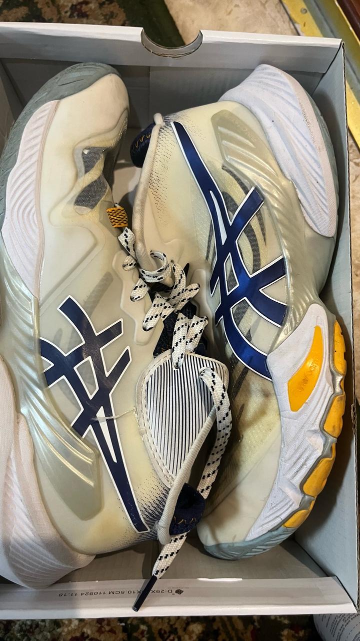Кроссовки Asics