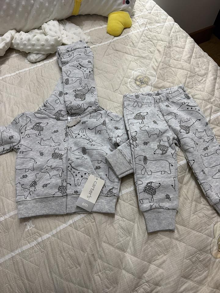Костюм Carter's