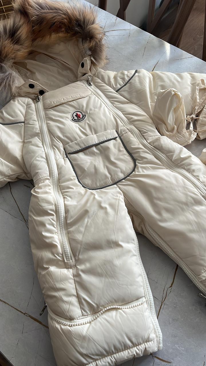 Утепленный комбинезон Moncler