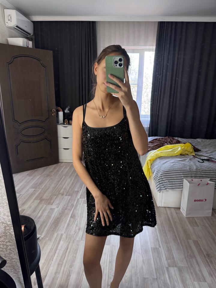H&M Платье в пайетках