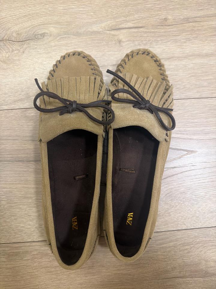 Женские замшевые мокасины ZARA с бахромой
