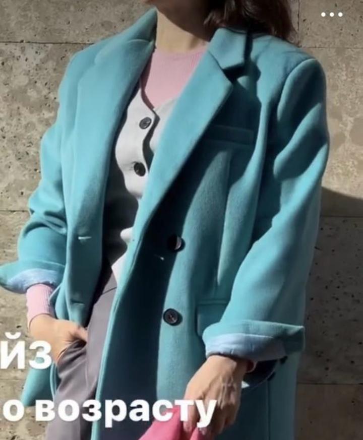 Женское пальто пиджак  утепленое .