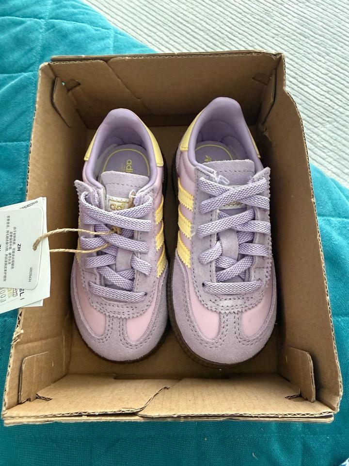 Детские кроссовки adidas spezial