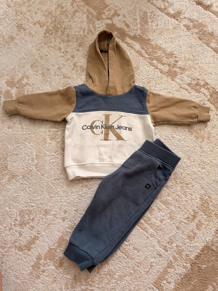 Костюм Calvin Klein Jeans