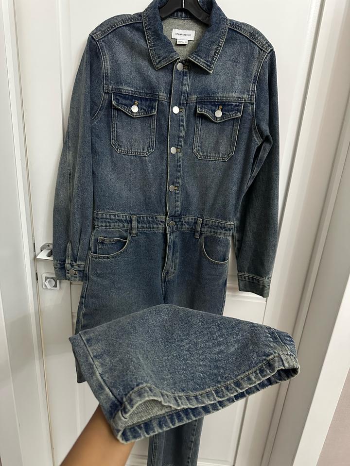 Джинсовый комбинезон Urban Revivo