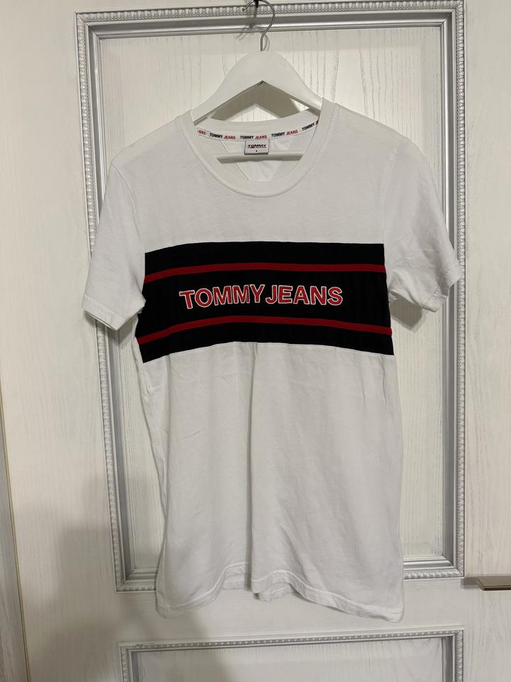 Футболка Tommy Jeans
