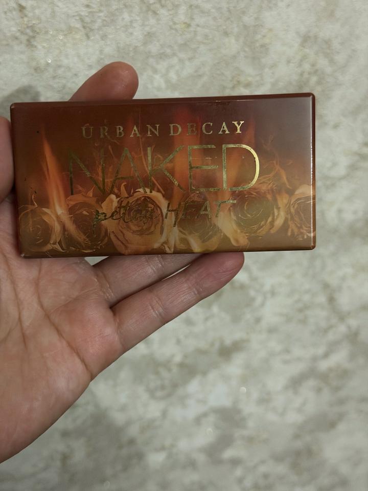 Палетка теней Urban Decay Naked Petite Heat