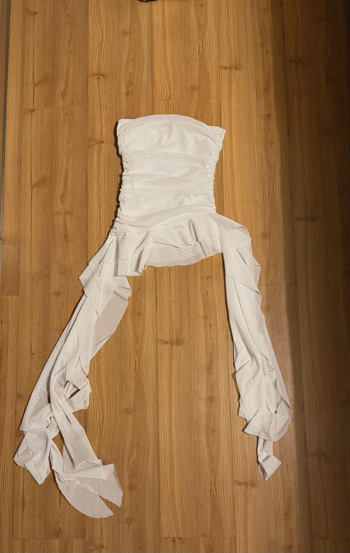 Топ-бандо с драпировкой и длинными лентами по бокам