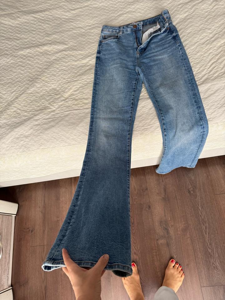 Джинсы клеш ZARA