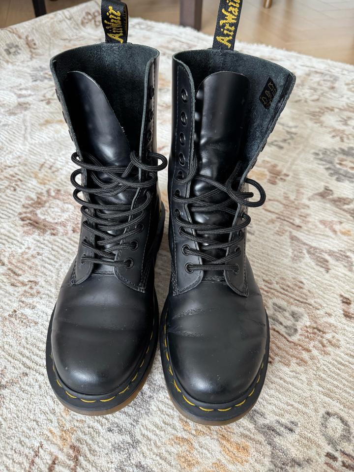 Dr. Martens
