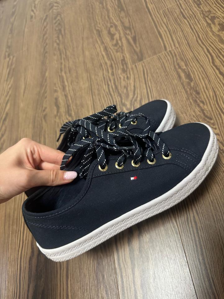 Tommy Hilfiger
