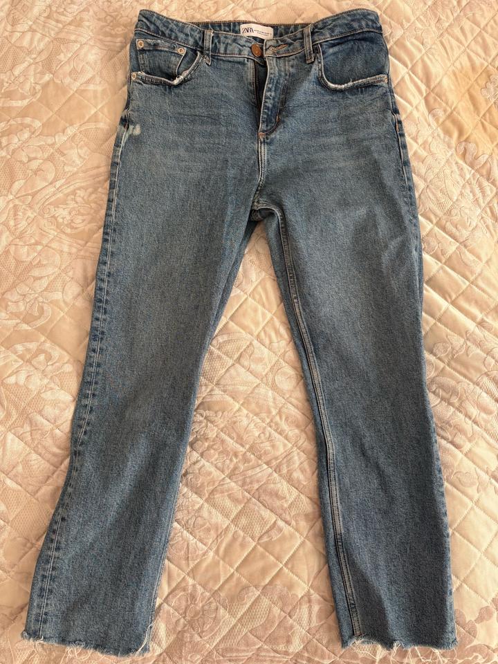 Джинсы Zara