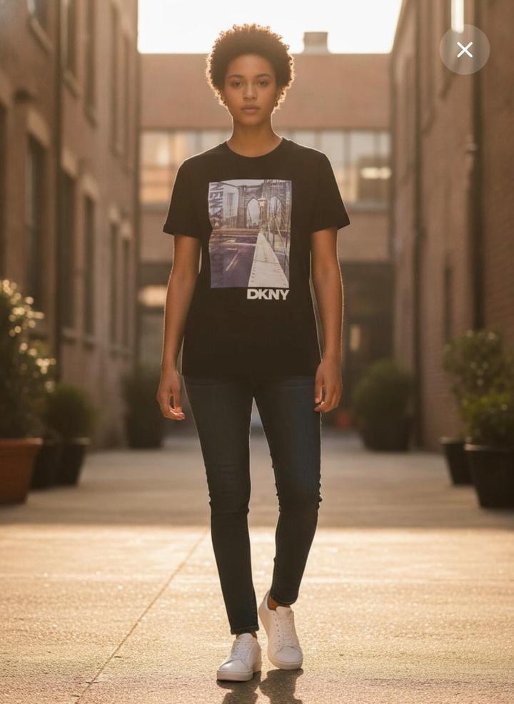 Футболка DKNY