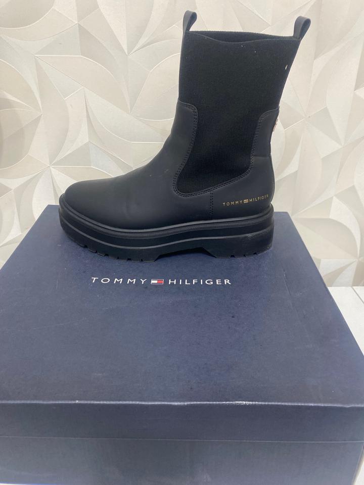 Tommy Hilfiger