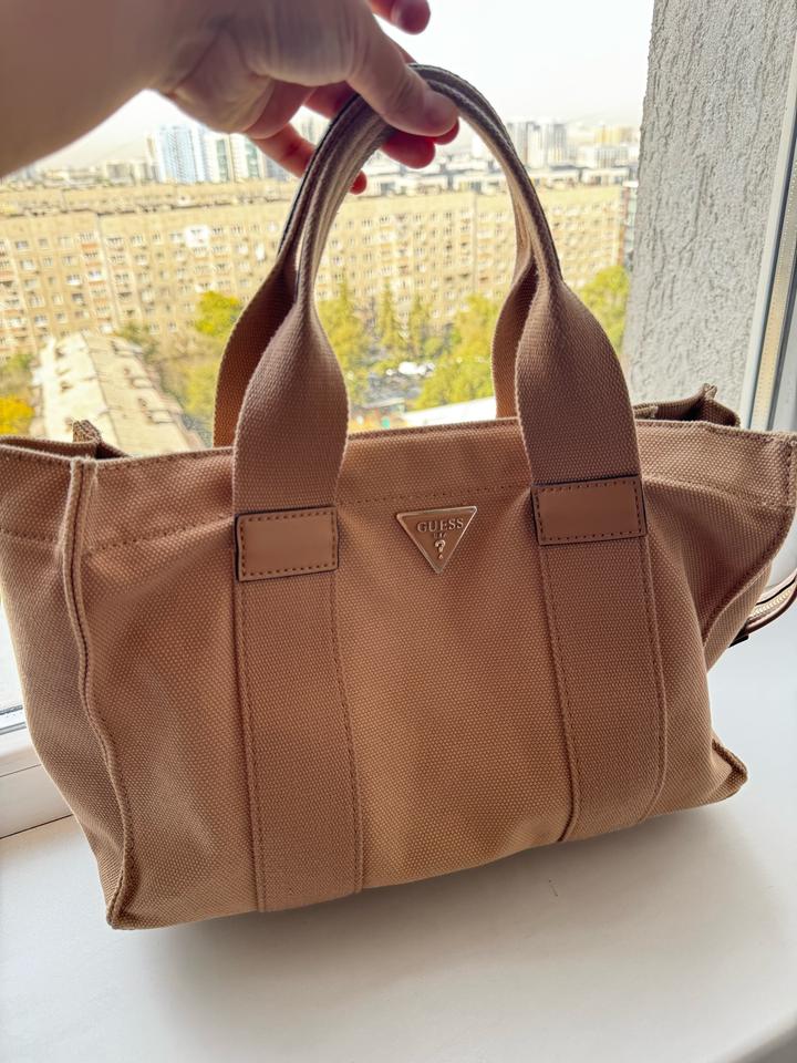 Сумка Guess