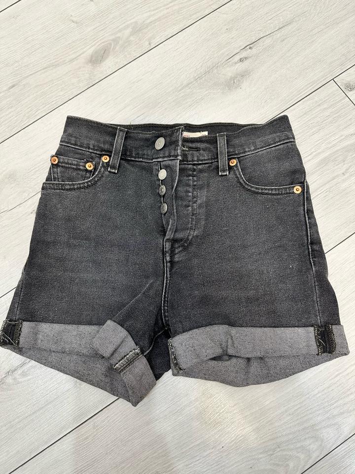 Levi's