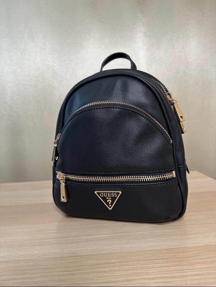 Рюкзак GUESS