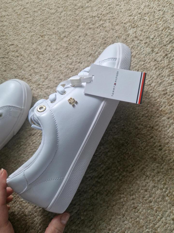 Tommy Hilfiger