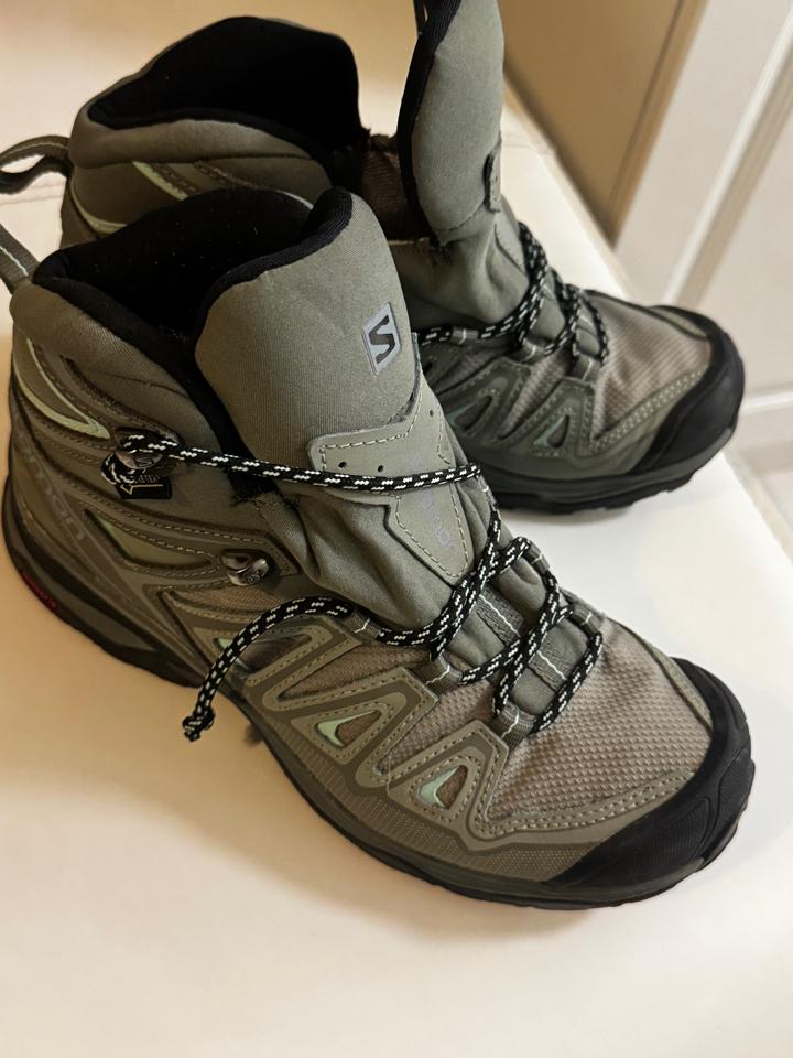 Треккинговые ботинки Salomon