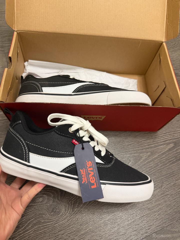 Levi's