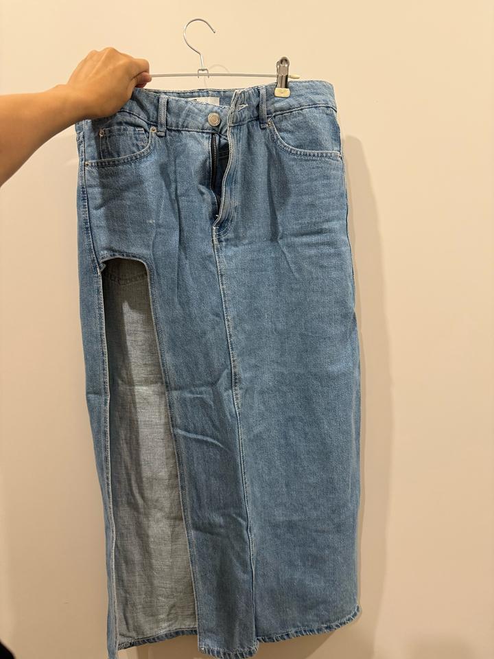 Bershka Джинсовая юбка миди с разрезом