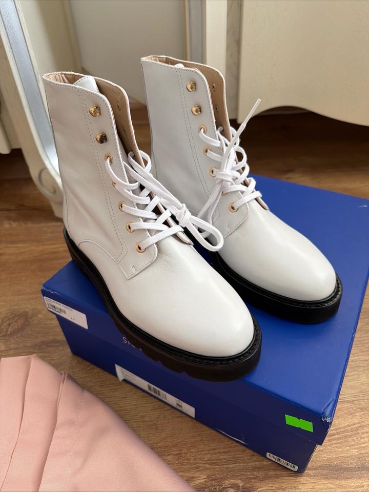 Stuart Weitzman